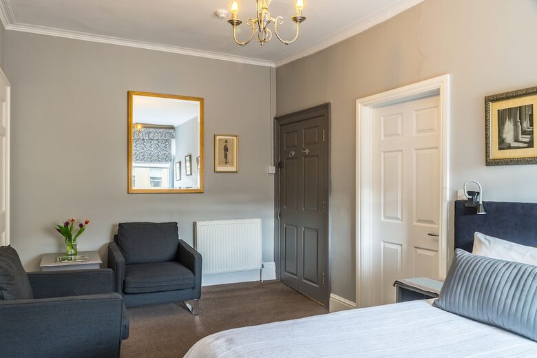 The Henry Guest House