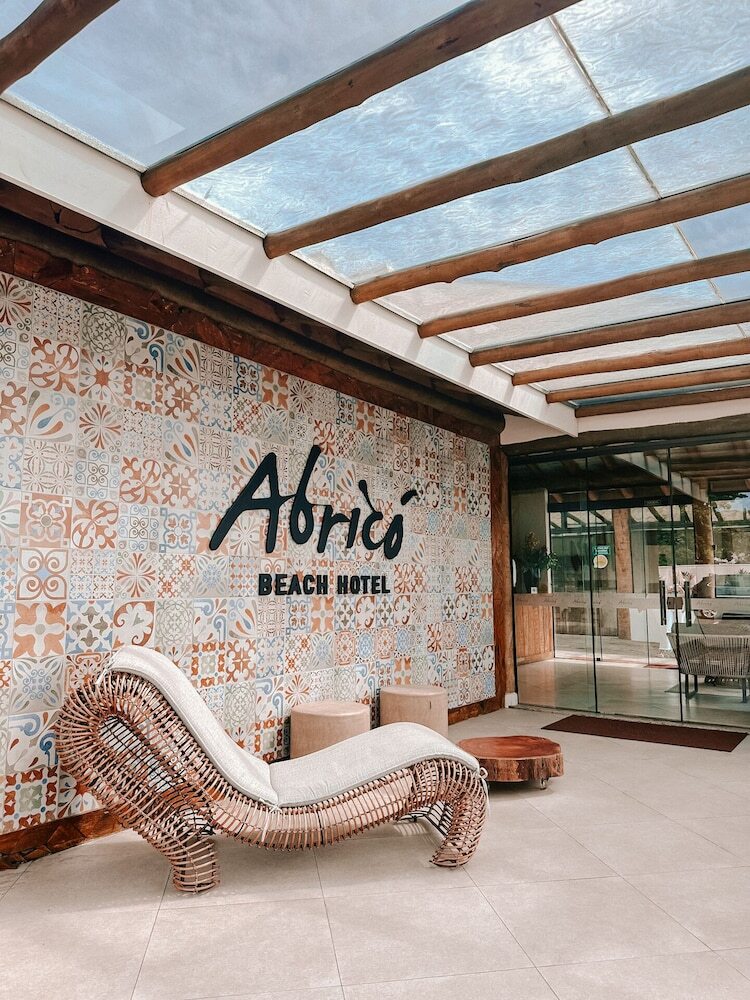 Abric� Beach Hotel