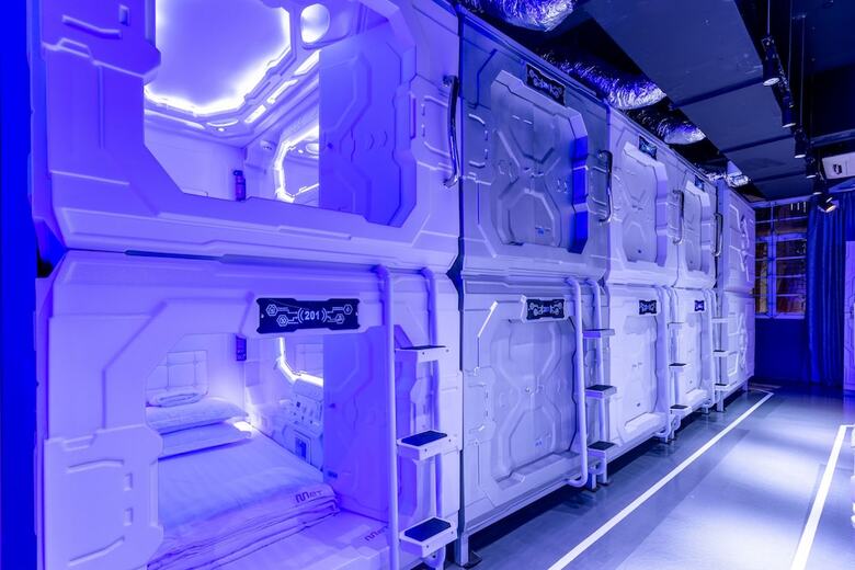 Hotel Met A Space Pod @ Arab Street