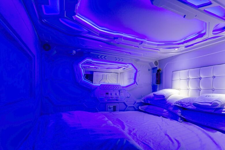 Hotel Met A Space Pod @ Arab Street