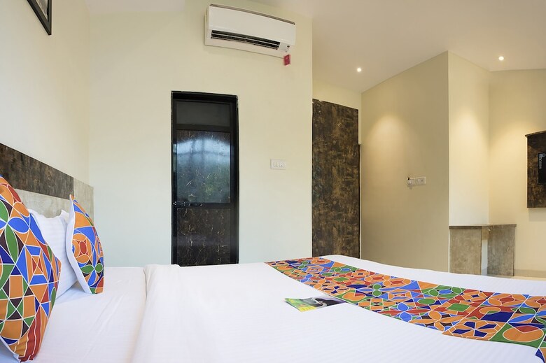 Fabhotel Embassy Grand