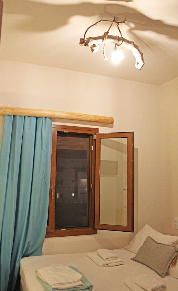 Arodamos Apartments & Studios