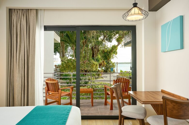 Cristalino Lagoon Front Hotel Restaurant & Spa