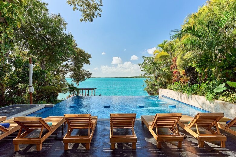 Cristalino Lagoon Front Hotel Restaurant & Spa