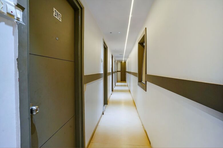 Hotel Fabexpress New Deepak