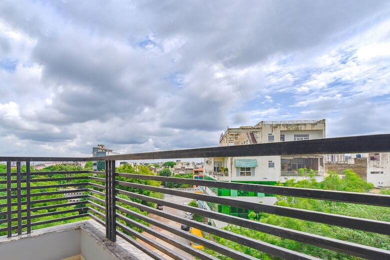 Fabhotel Prime Oxus