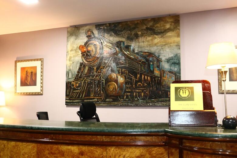 Hotel The Clan Suites