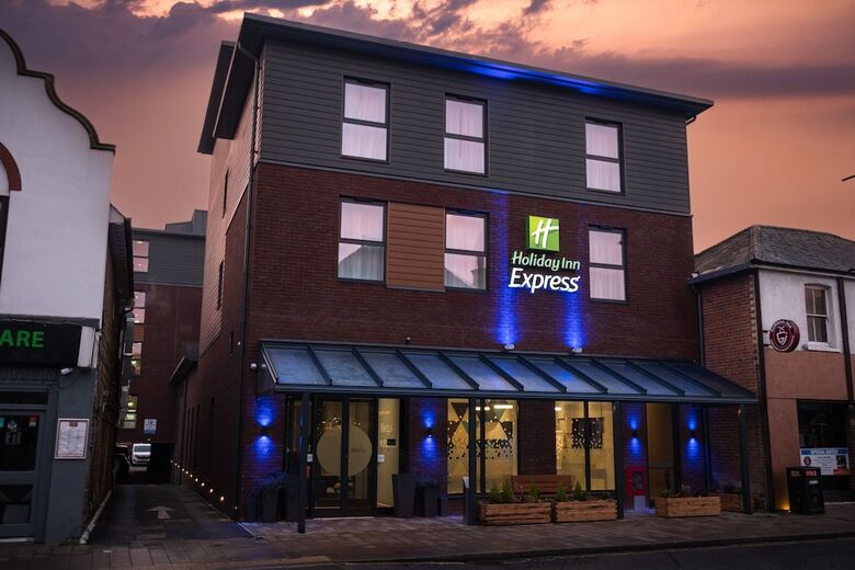 Hotel Holiday Inn Express Fleet By Ihg
