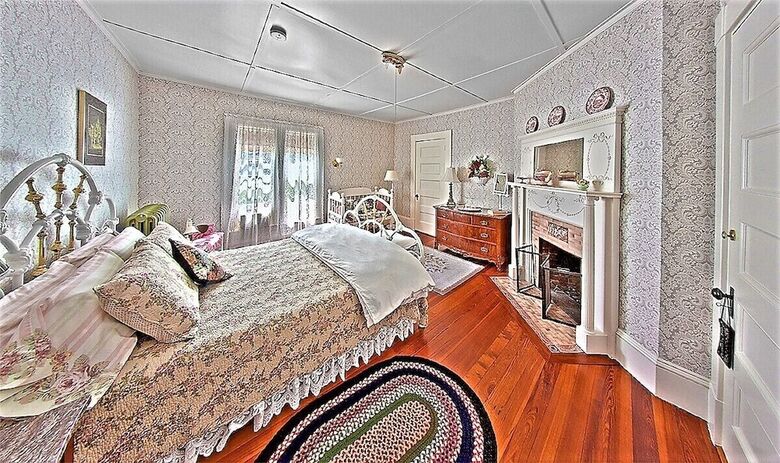 Bed & Breakfast The Jeweled Turret Inn