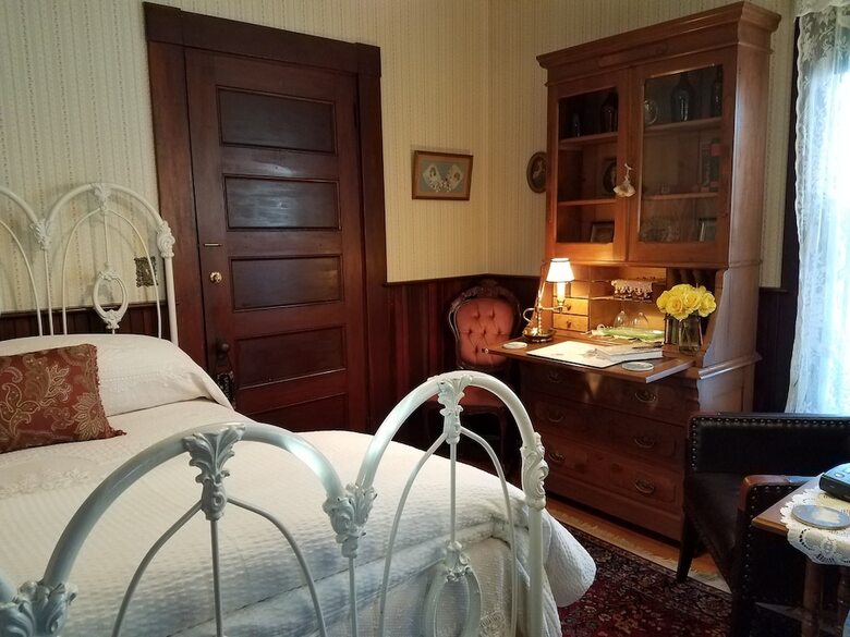 Bed & Breakfast The Jeweled Turret Inn