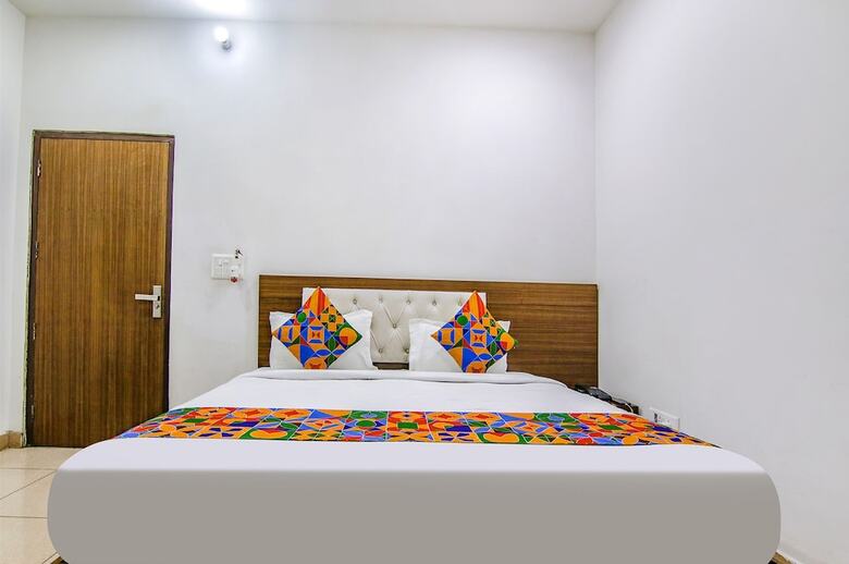 Fabhotel The Orient