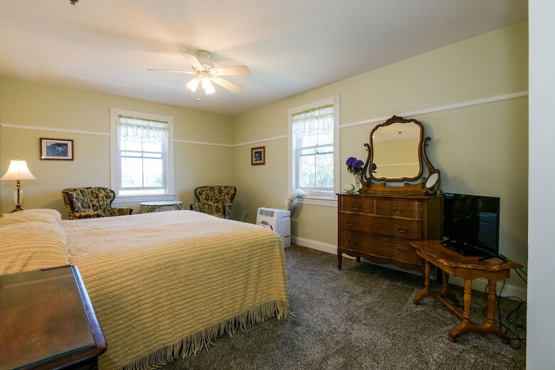 Bed & Breakfast Payne's Harbor View Inn