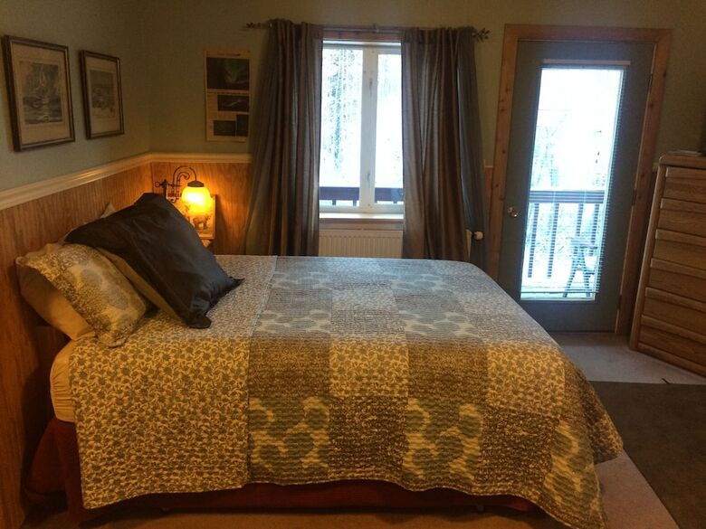 Alaska Grizzly Lodge