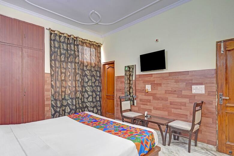 Fabhotel The Everest 43