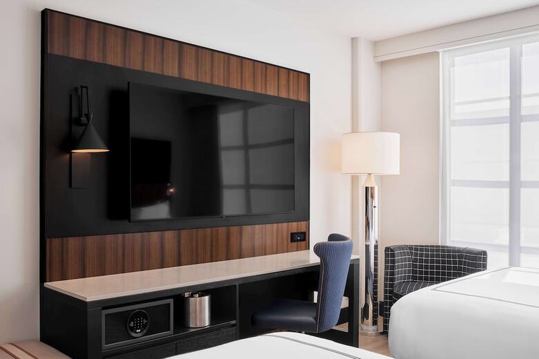 Hotel The Godfrey Detroit, Curio Collection By Hilton