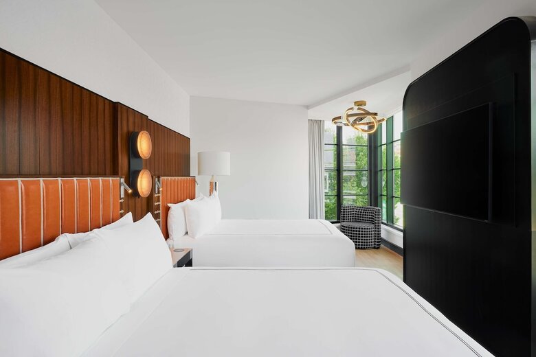 Hotel The Godfrey Detroit, Curio Collection By Hilton
