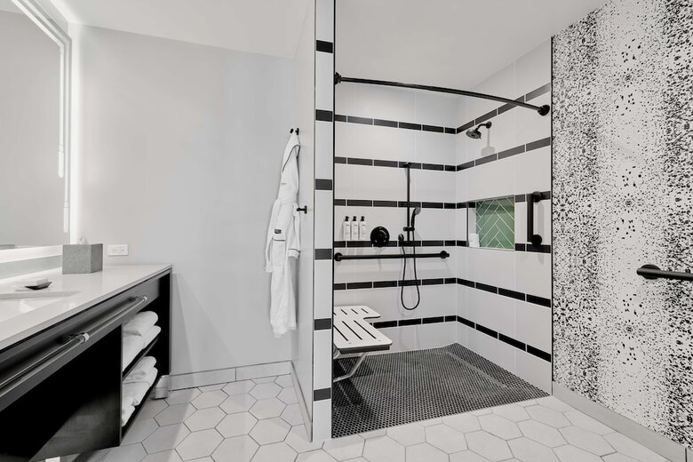 Hotel The Godfrey Detroit, Curio Collection By Hilton