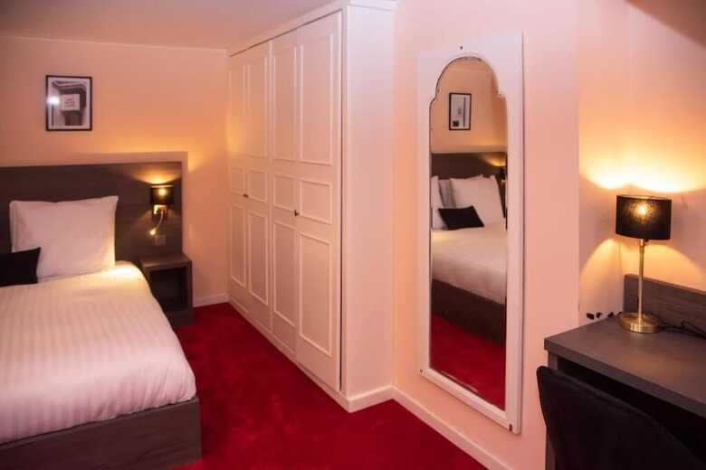 La Bourse Hotel
