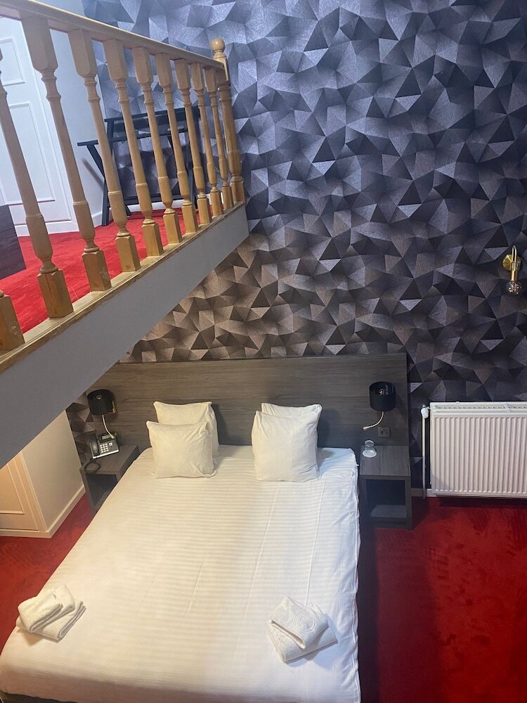 La Bourse Hotel