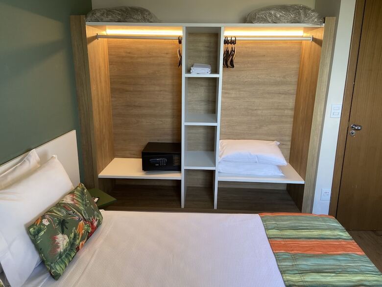 Hot Beach Suites