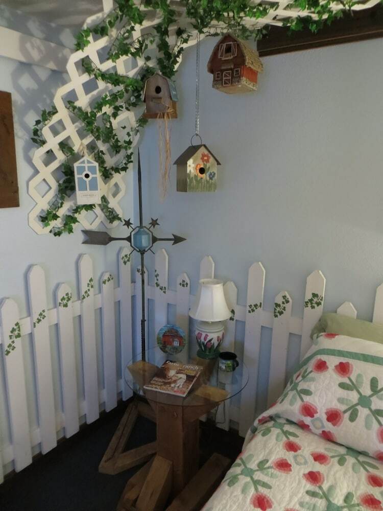 Cupola Inn Bed & Breakfast
