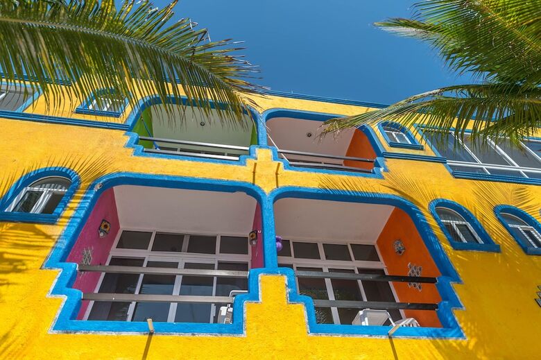 Del Sol Beachfront Hotel And Condos