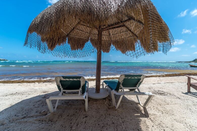 Del Sol Beachfront Hotel And Condos