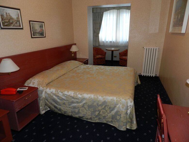 Hotel Emet