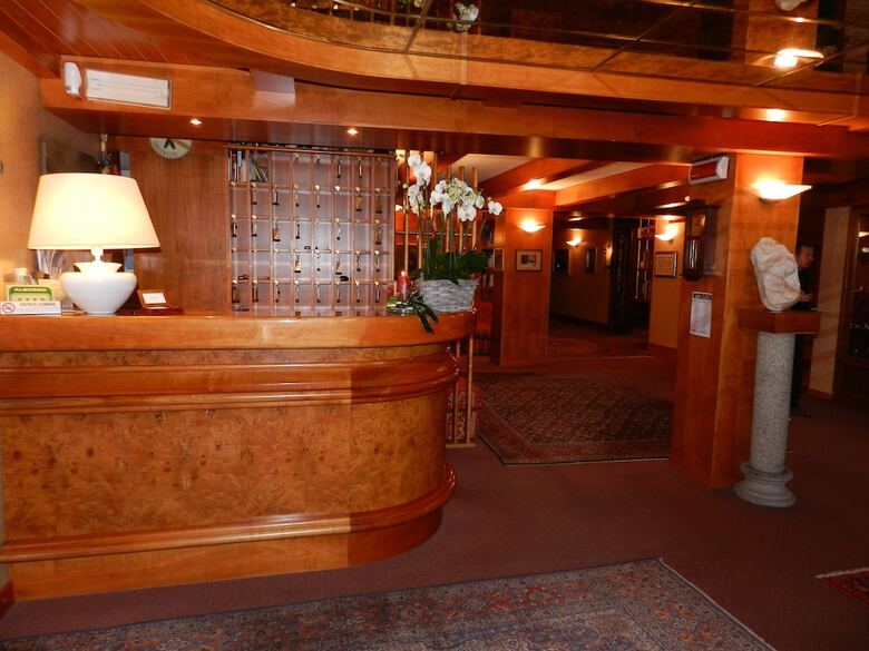 Hotel Emet
