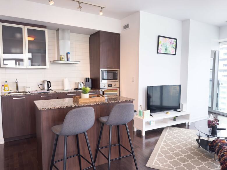 Hotel Luxury 2 Bedroom Lakeview