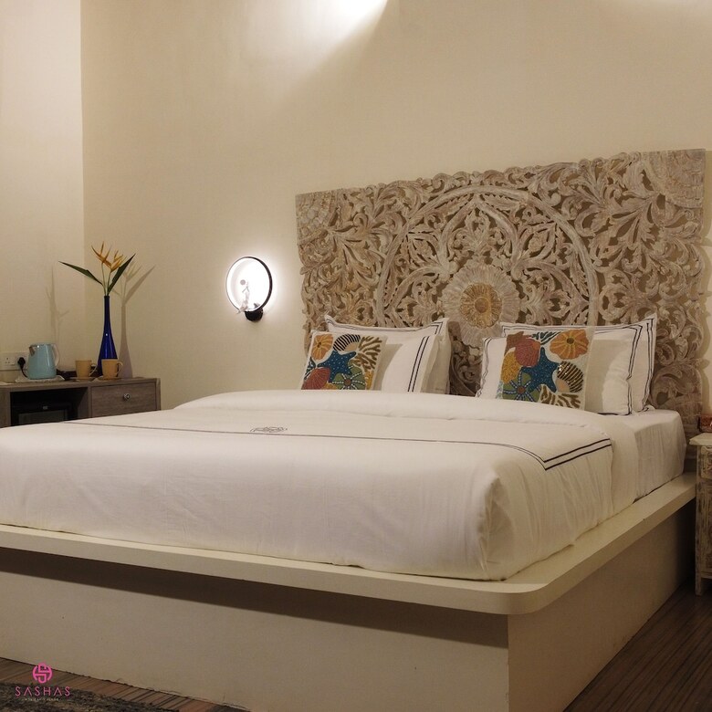 Hotel Sashas Holiday Village