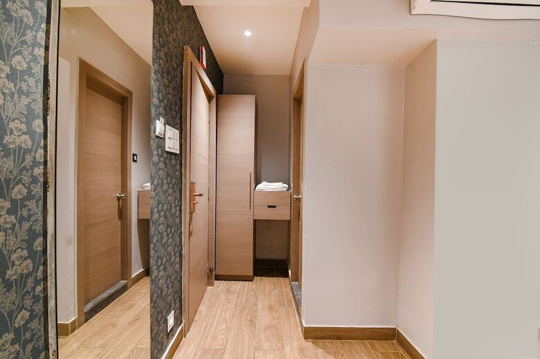 Fabhotel Sivalika Inn Near Howrah Station