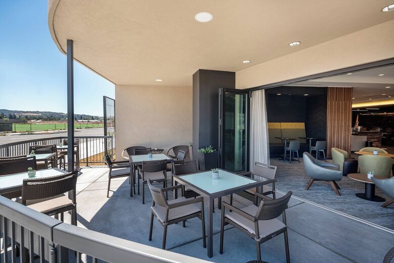 Hotel Courtyard By Marriott Petaluma Sonoma County