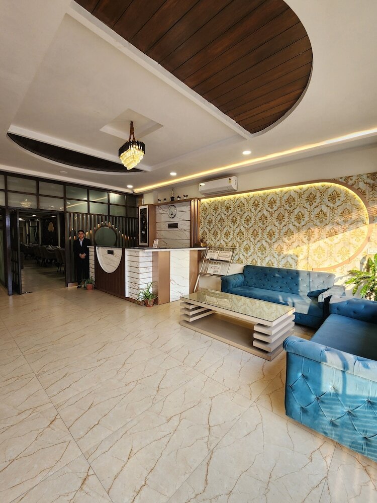 Pineberry Hotels
