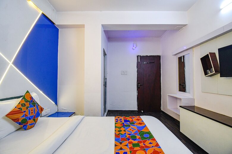 Fabhotel Green Leaf I