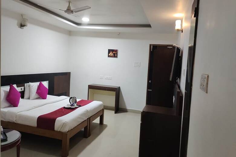 Hotel Aayush Residency