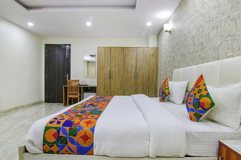 Hotel Homefort Stays, Millennium City Centre Gurugram