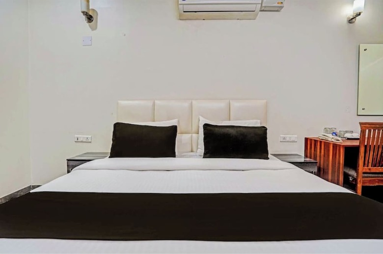 Hotel Homefort Stays, Millennium City Centre Gurugram