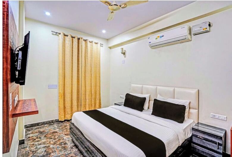 Hotel Homefort Stays, Millennium City Centre Gurugram
