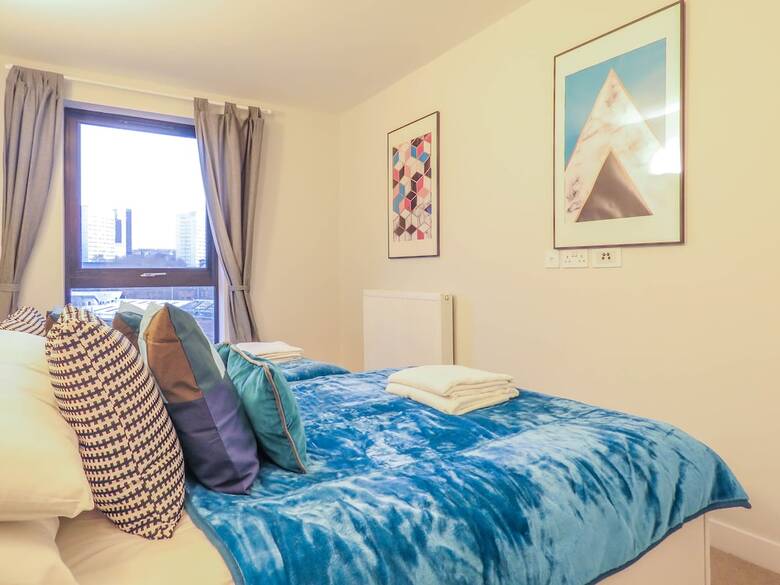 Tudors Esuites City Centre House