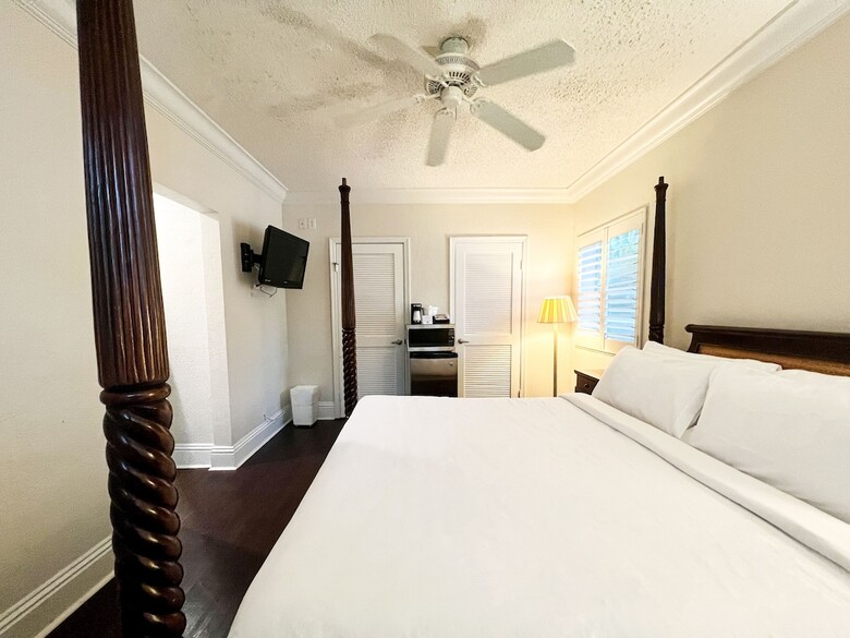 La Casa A North Beach Village Resort Hotel
