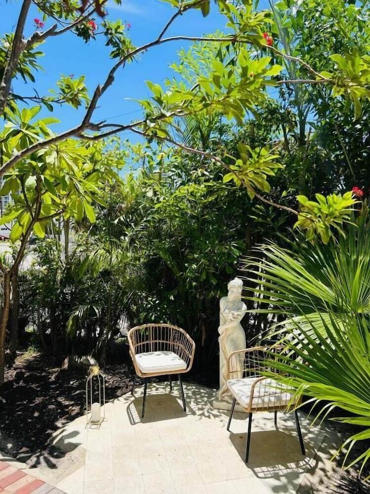 La Casa A North Beach Village Resort Hotel