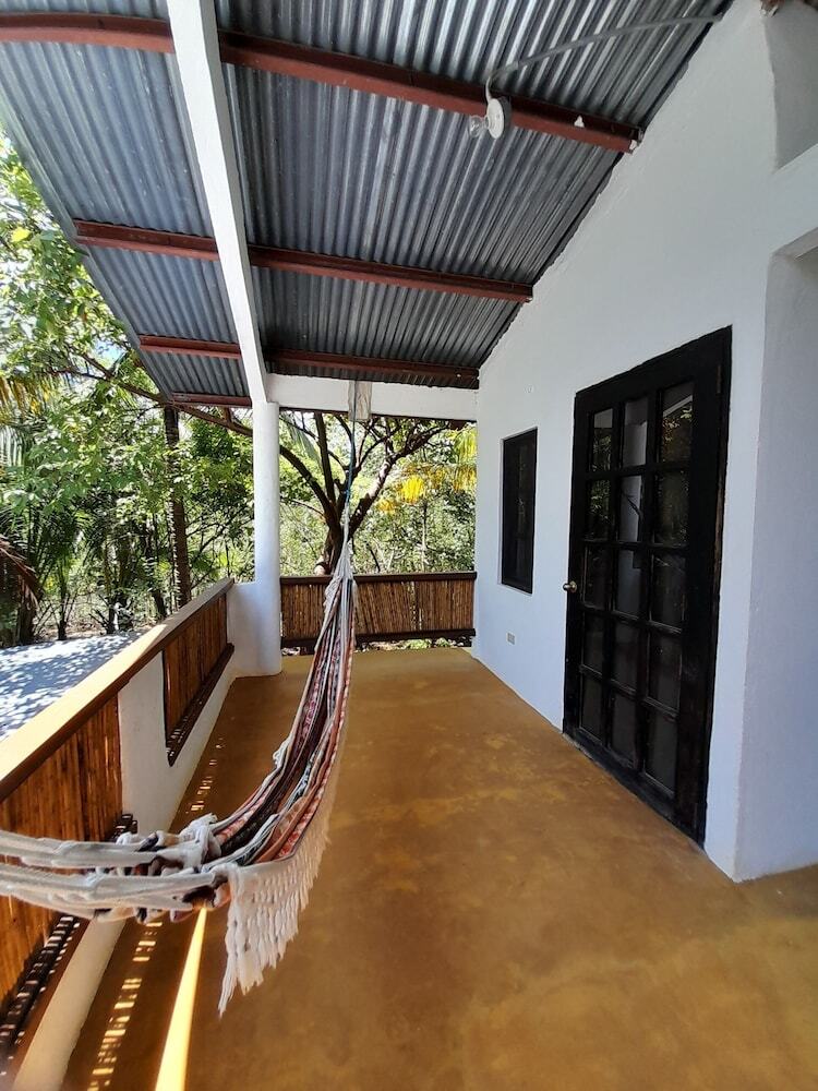 Hotel Hibiscus Garden / Jardin De Papos