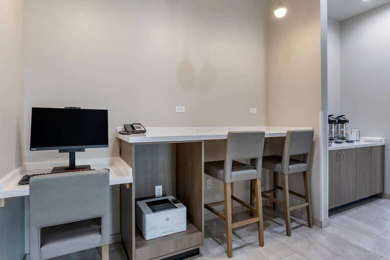 Hotel Comfort Suites Scottsdale Talking Stick Entertainment District
