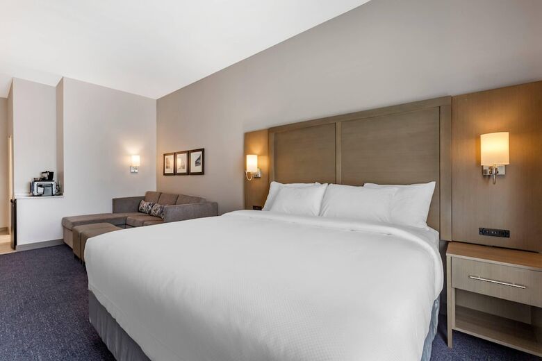 Hotel Comfort Suites Scottsdale Talking Stick Entertainment District
