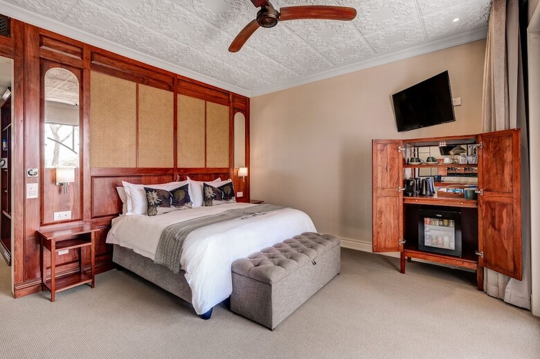 Palm River Hotel