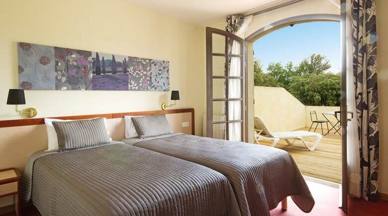 Hotel H�tel C�t� Ventoux