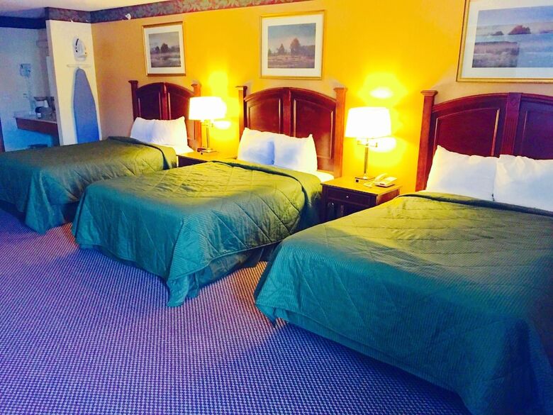 Hotel Executive Inn And Suites