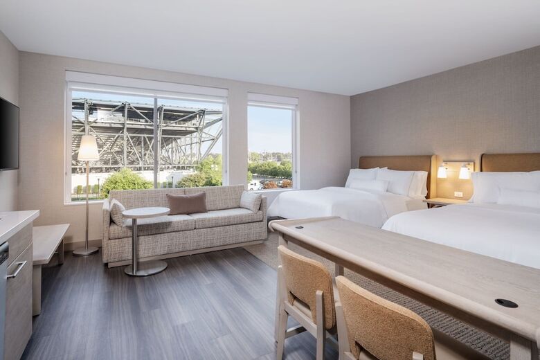 Hotel Element San Jose Airport