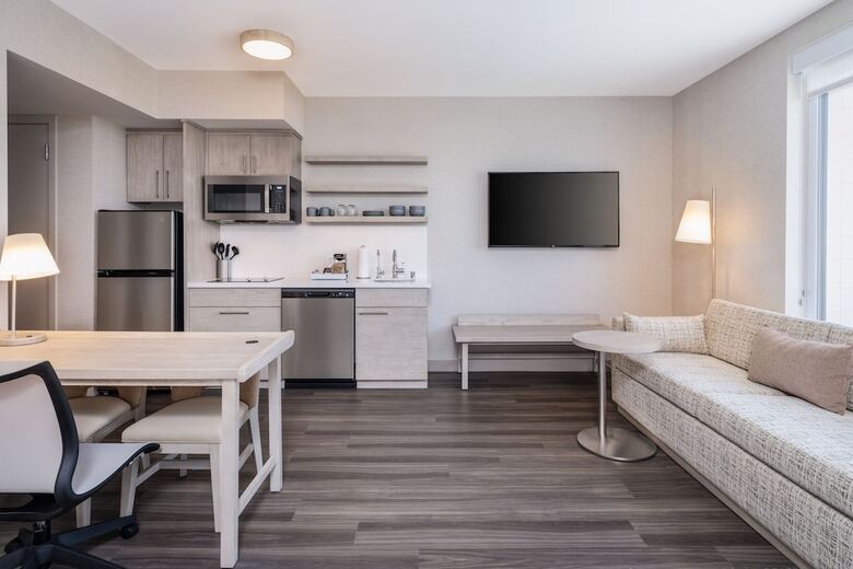 Hotel Element San Jose Airport